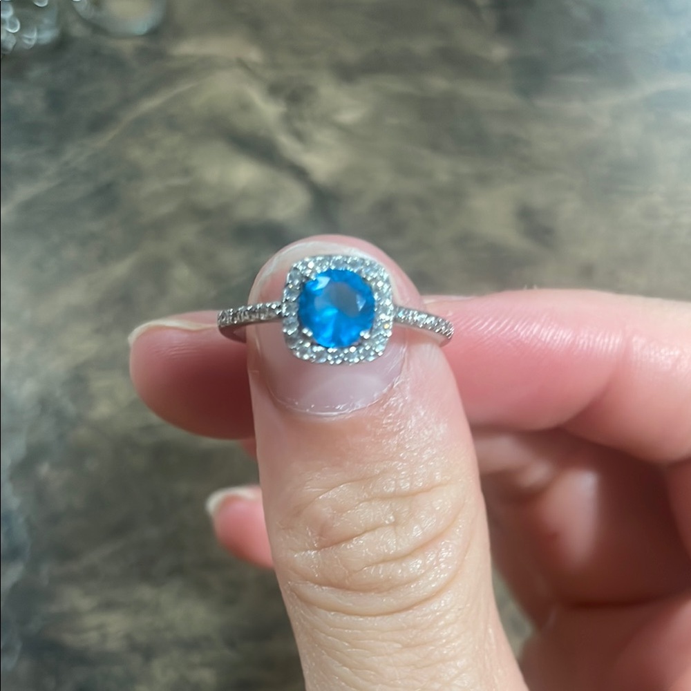 Elegant Silver and Blue Gemstone Ring